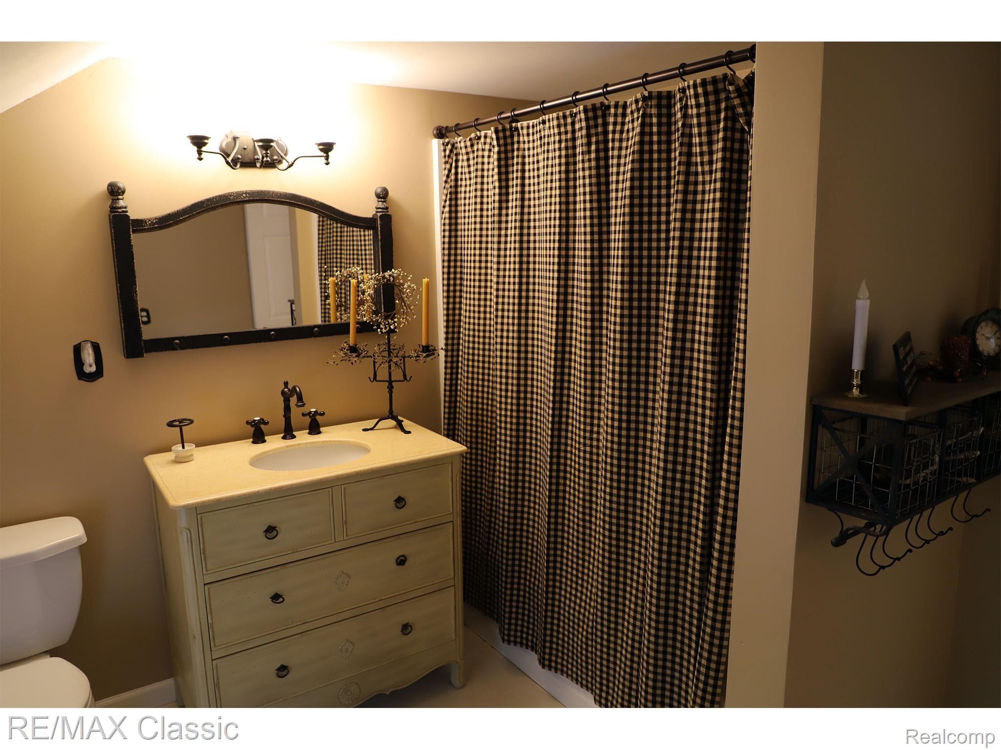 8495 Bunton Road Willis, MI 48191 - Photo 50 of 87 upstairs bath2.jpg