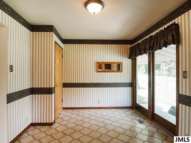 576 Robinson Road Jackson, MI 49203 - Photo 19 of 29 Photo 19