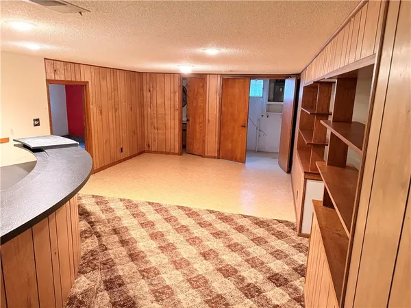 $240,000 | 105 North Landcaster Drive, Raymore, MO 64083