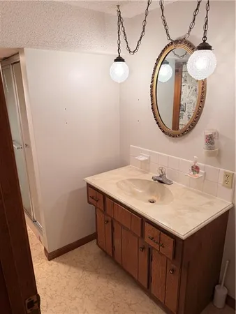 $240,000 | 105 North Landcaster Drive, Raymore, MO 64083