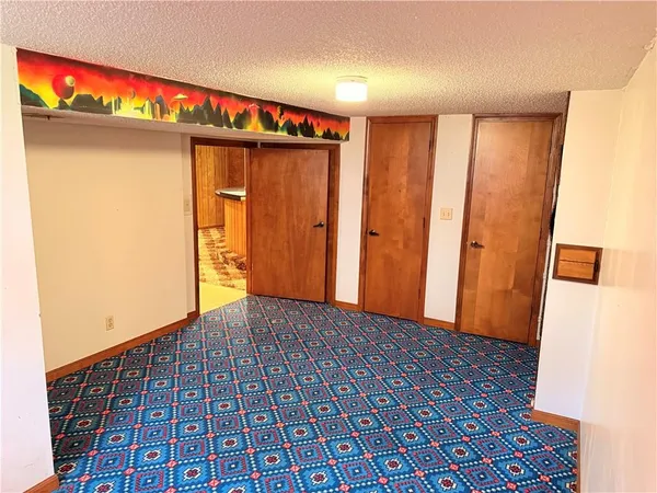 $240,000 | 105 North Landcaster Drive, Raymore, MO 64083