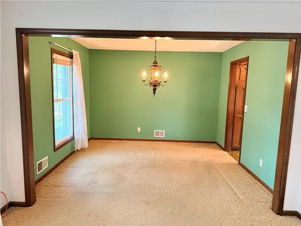 $240,000 | 105 North Landcaster Drive, Raymore, MO 64083
