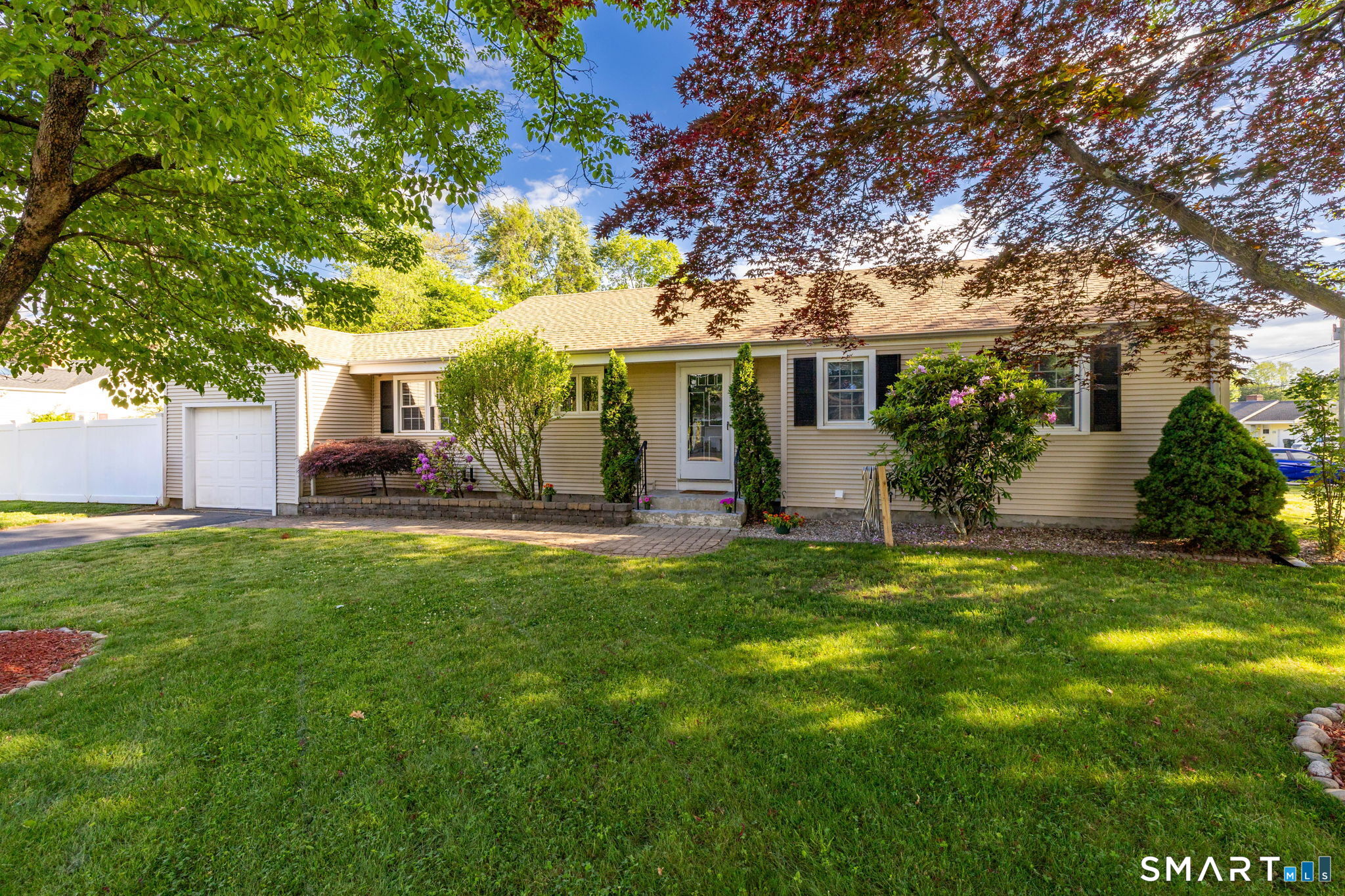 5 Dalewood Road Newington, CT 06111 - Photo 2 of 38