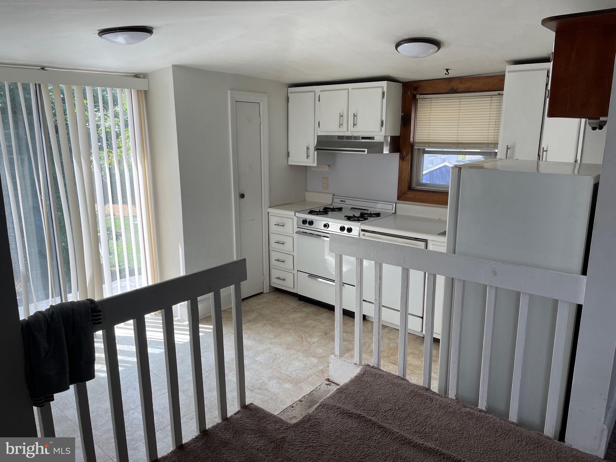 7 North Chester Avenue Riverside, NJ 08075 - Photo 8 of 10 UPSTAIRS UNIT KITCHEN