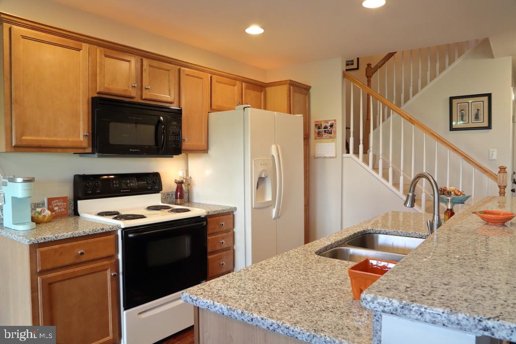 638 Courthouse Circle Lititz, PA 17543 - Photo 12 of 22 Gallery Image 12