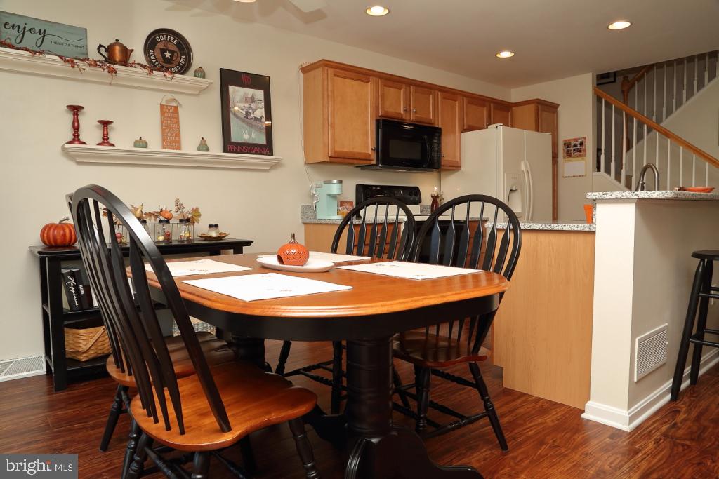 638 Courthouse Circle Lititz, PA 17543 - Photo 8 of 22 Gallery Image 8