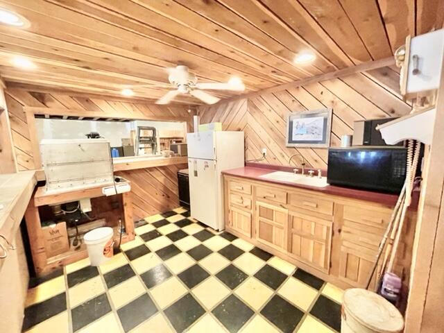4568 Vaught Ridge Road Bethelridge, KY 42516 - Photo 26 of 34 IMG_5578