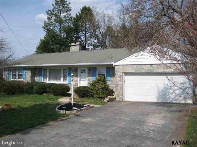 961 Locust Grove Road York, PA 17402 - Photo 1 of 20 Gallery Image 1