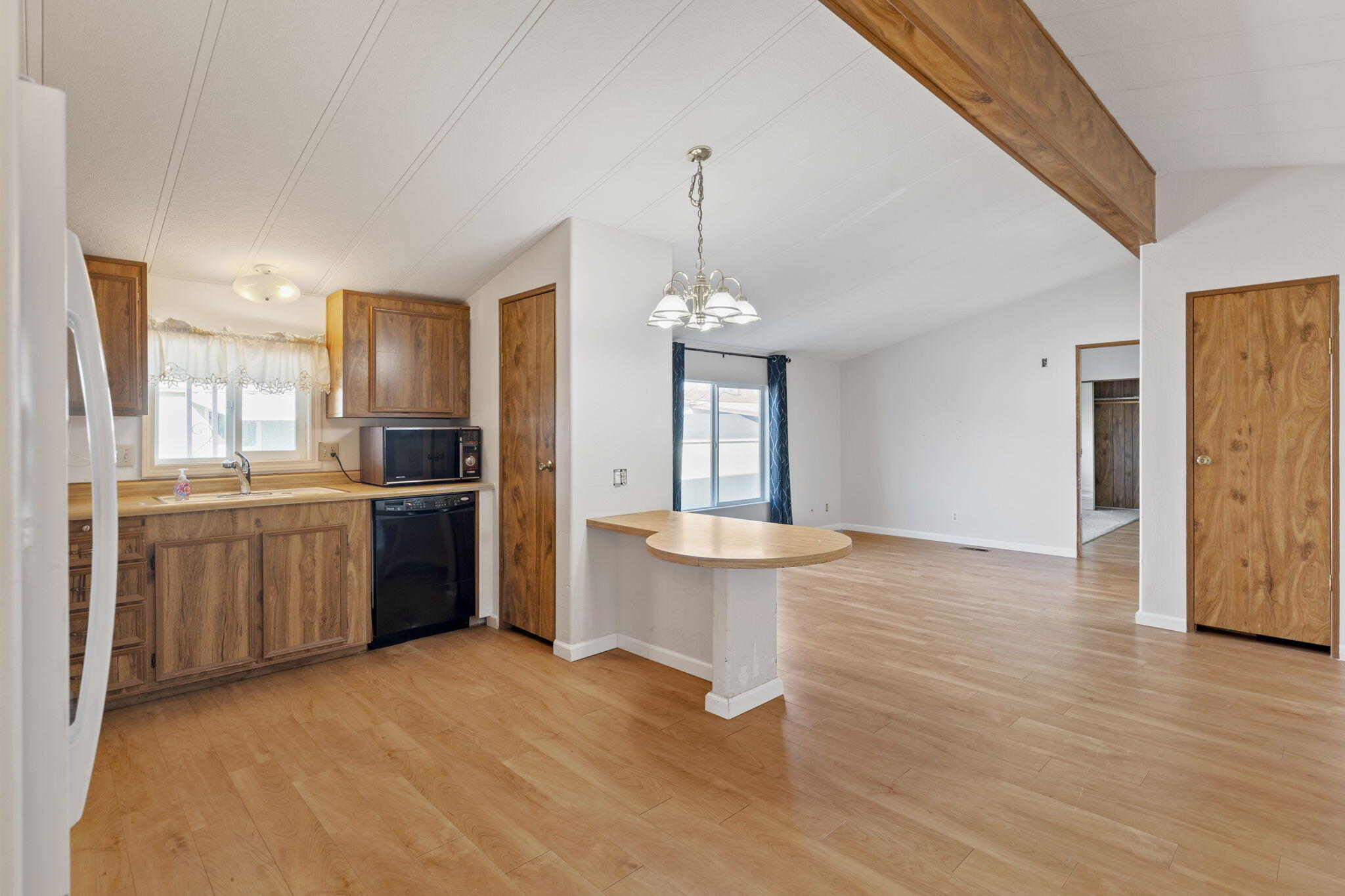 5076 Leonard Road, Unit 111 Grants Pass, OR 97527 - Photo 37 of 37 Open floorplan