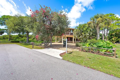 $800,000 | 13170 Southeast Flamingo Drive, Hobe Sound, FL 33455