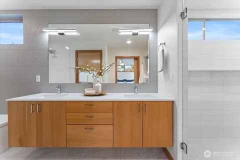 $850,000 | 5017 Fauntleroy Way Southwest, Unit B, Seattle, WA 98136