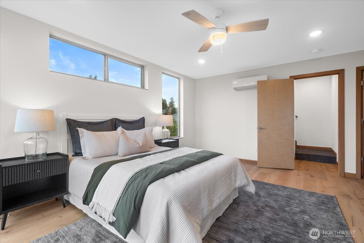 5017 Fauntleroy Way Southwest, Unit B Seattle, WA 98136 - Photo 23 of 37