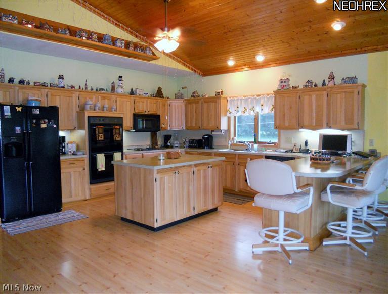 All appliances stay in this beautiful kitchen.