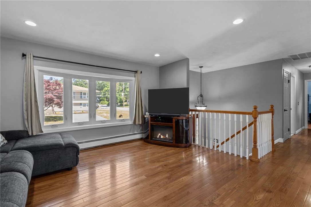 38 Bateman Avenue Cranston, RI 02920 - Photo 11 of 41