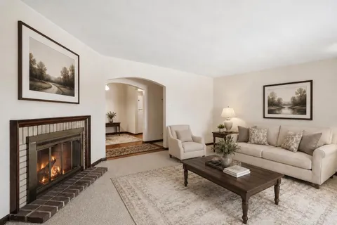 $189,900 | 1630 Camellia Drive, Unit B1, Munster, IN 46321