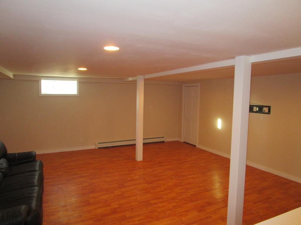 32 Ham Road Raymond, NH 03077 - Photo 4 of 28 Gallery Image 4