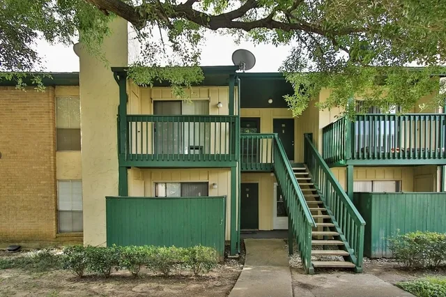 $95,000 | 1516 Bay Area Boulevard, Unit L6, Houston, TX 77058