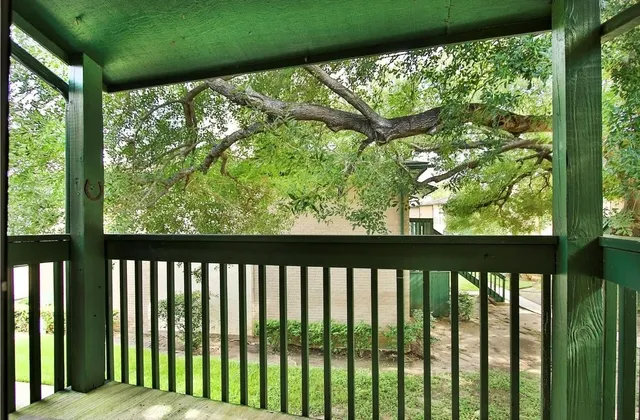 $95,000 | 1516 Bay Area Boulevard, Unit L6, Houston, TX 77058