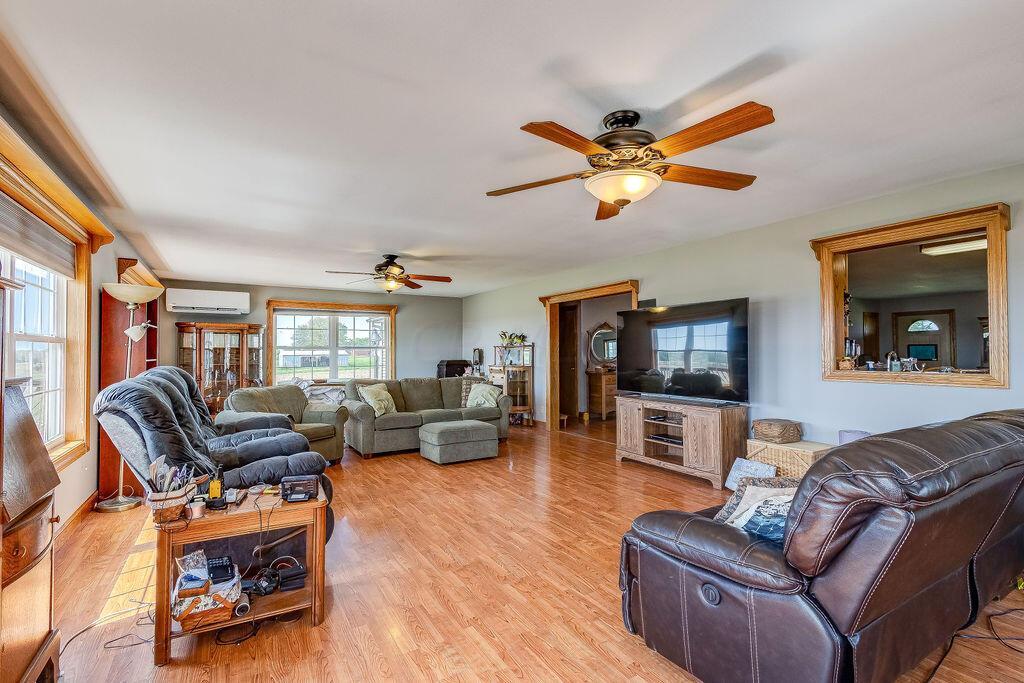 5090 Columbus Road Centerburg, OH 43011 - Photo 14 of 49 Living Room