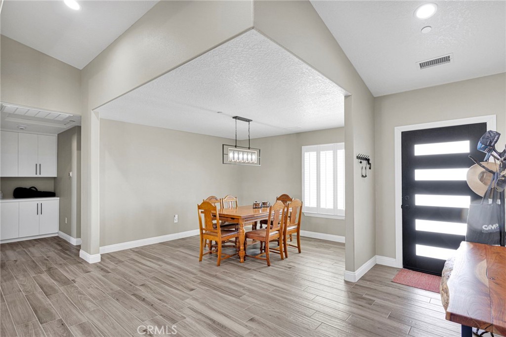 12744 Pauhaska Road Apple Valley, CA 92308 - Photo 11 of 37