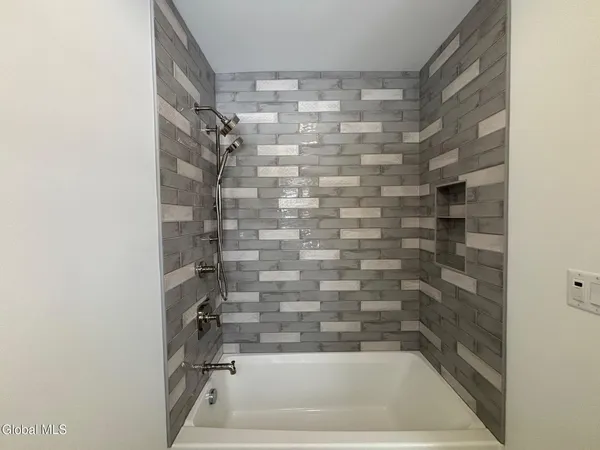 $884,500 | 14 Brookhaven Court, Wilton, NY 12866