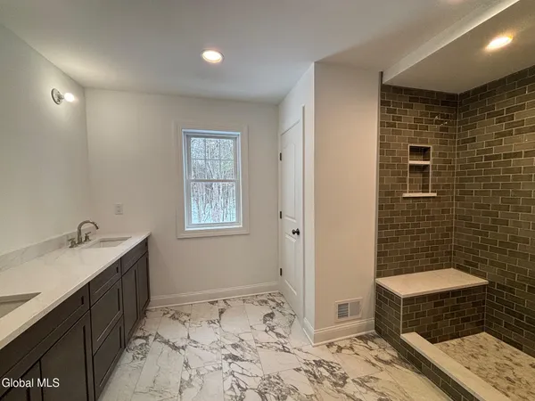 $884,500 | 14 Brookhaven Court, Wilton, NY 12866
