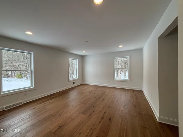 $884,500 | 14 Brookhaven Court, Wilton, NY 12866
