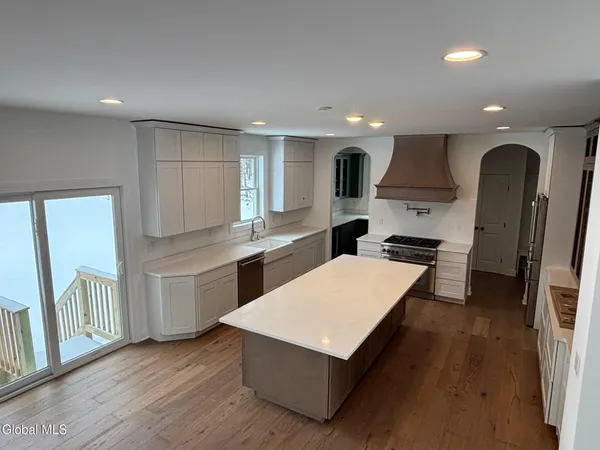 $884,500 | 14 Brookhaven Court, Wilton, NY 12866