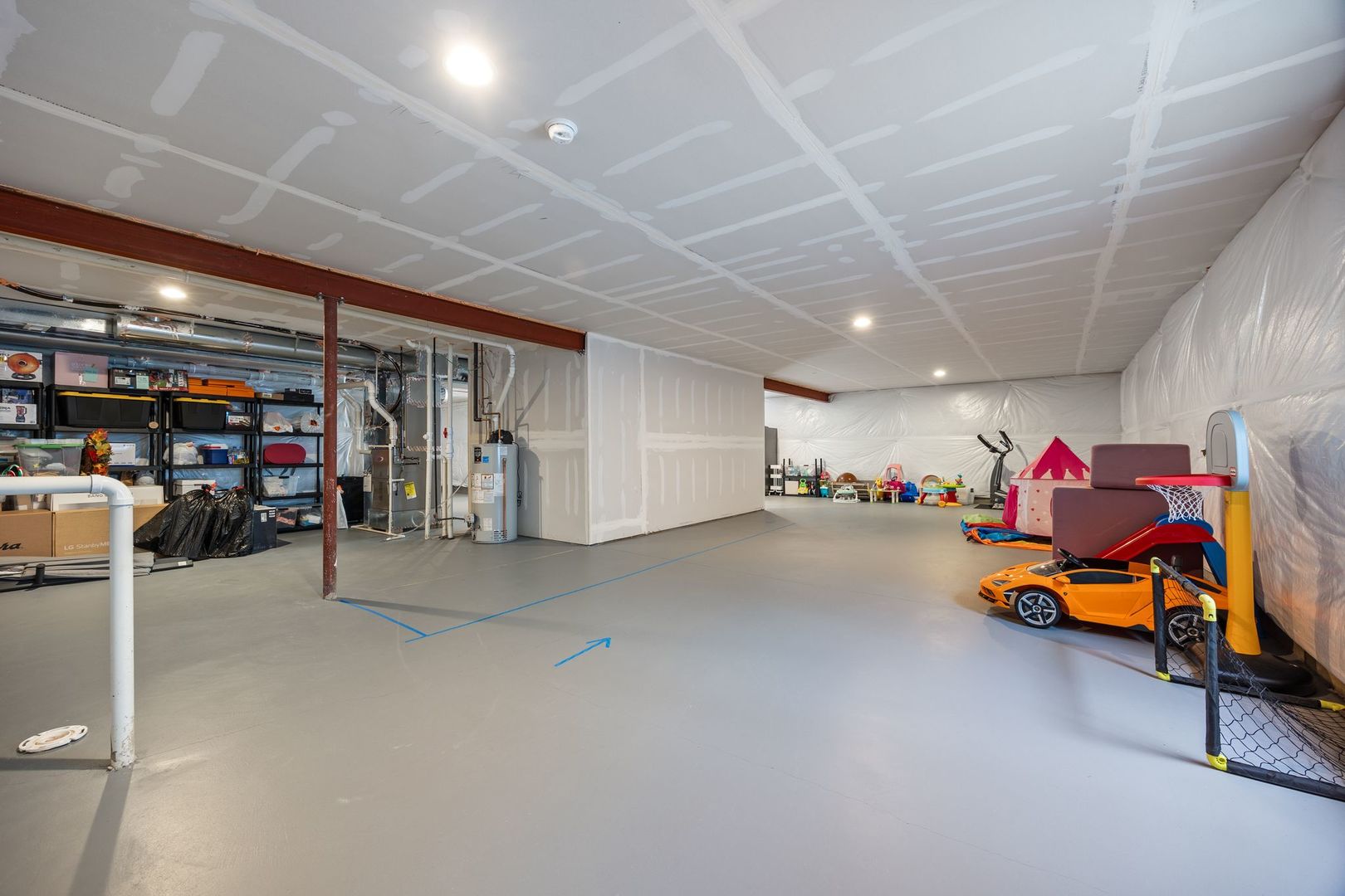 2834 Parkside Circle Glenview, IL 60026 - Photo 39 of 59 a view of a storage in a room