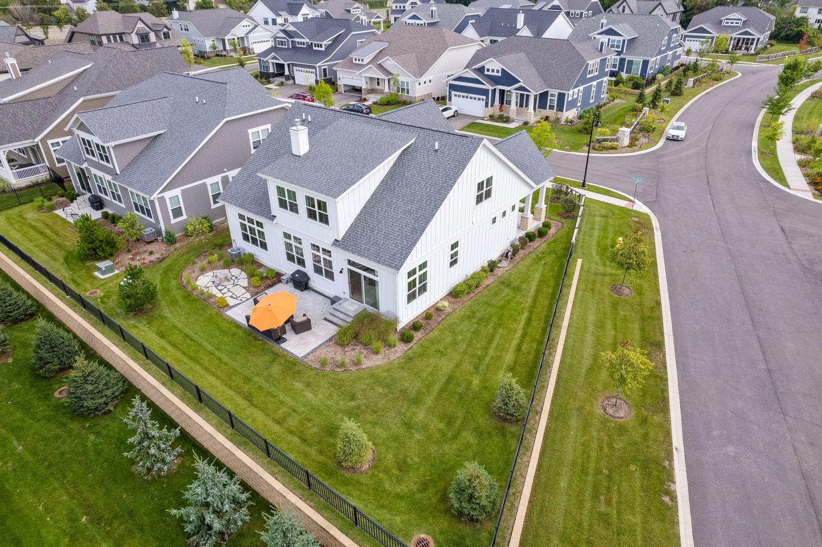 2834 Parkside Circle Glenview, IL 60026 - Photo 50 of 59 an aerial view of swimming pool