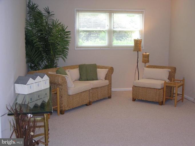 9409 Crosby Road Silver Spring, MD 20910 - Photo 12 of 25 Family Room
