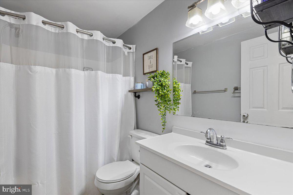 976 Eagle Point Lusby, MD 20657 - Photo 12 of 29 Gallery Image 12