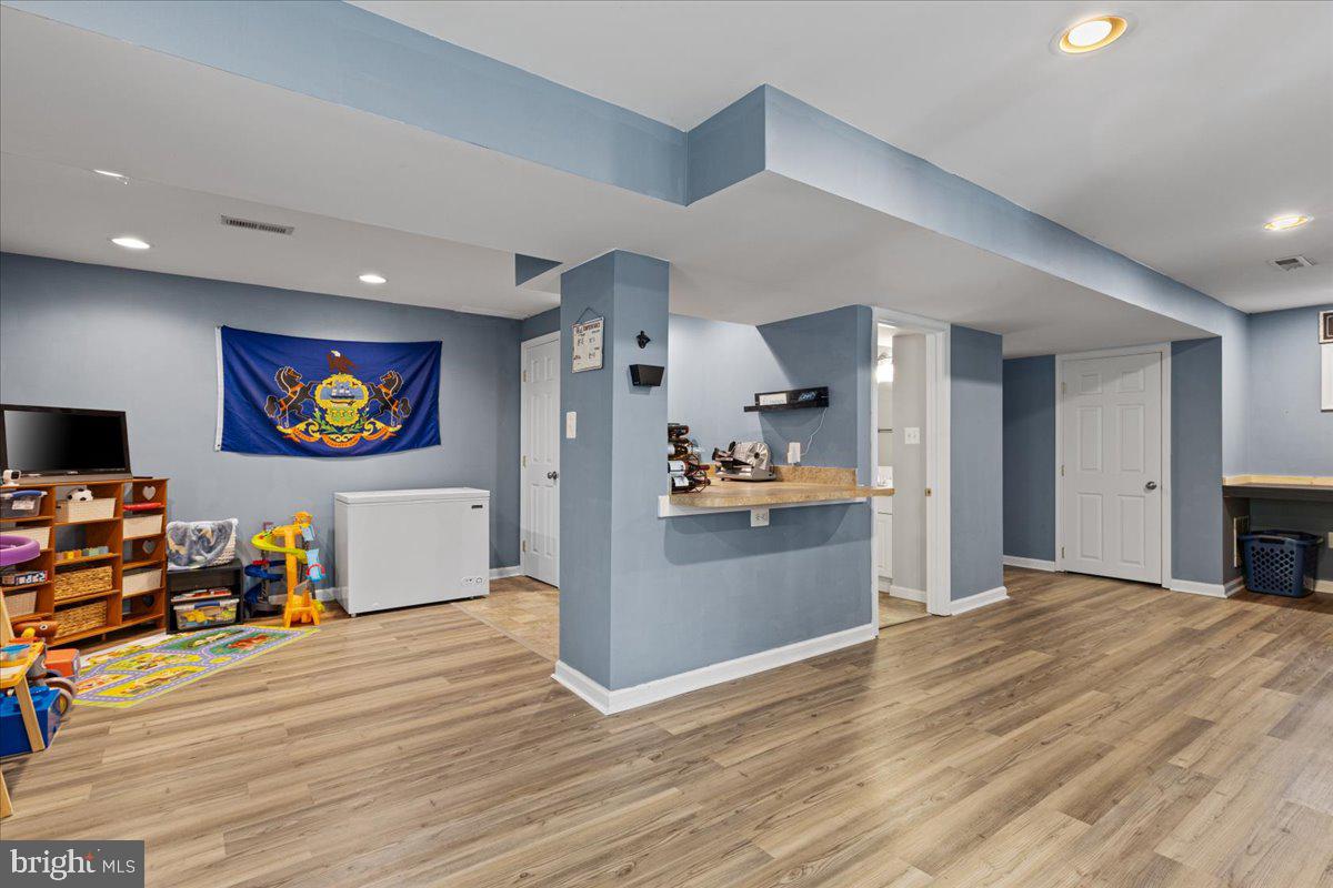 976 Eagle Point Lusby, MD 20657 - Photo 21 of 29 Gallery Image 21