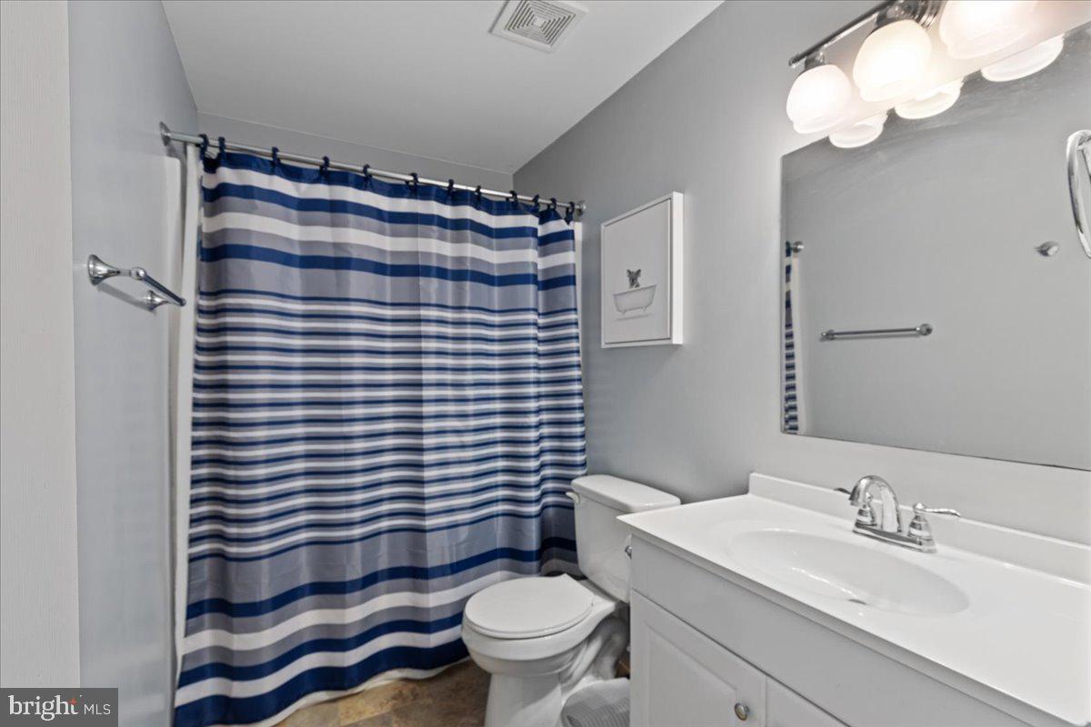 976 Eagle Point Lusby, MD 20657 - Photo 26 of 29 Gallery Image 26