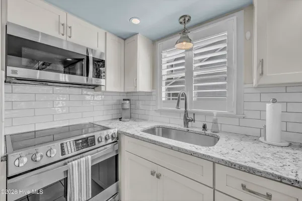 $2,800 | 2029 Eastwood Road, Unit 157, Wilmington, NC 28403