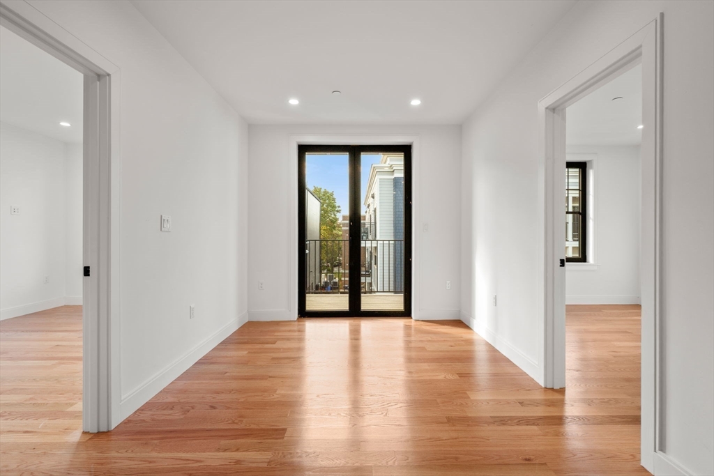 9 Sydney Street, Unit 301 Boston, MA 02125 - Photo 4 of 25