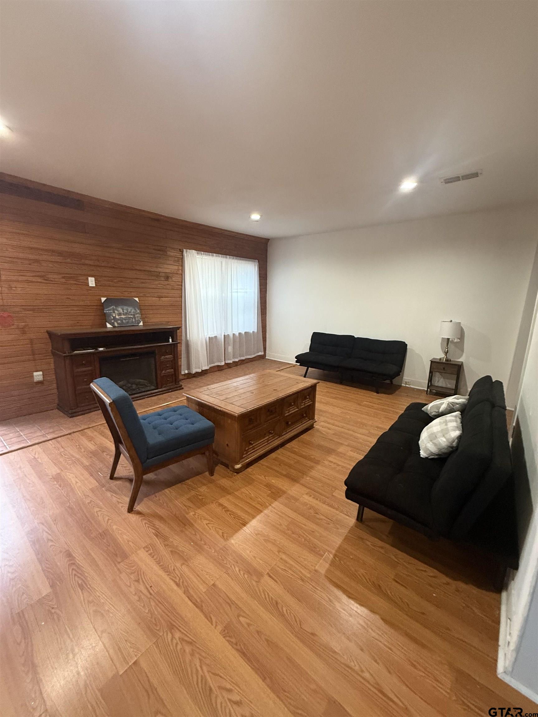 407 Gay Avenue Palestine, TX 75801 - Photo 5 of 10