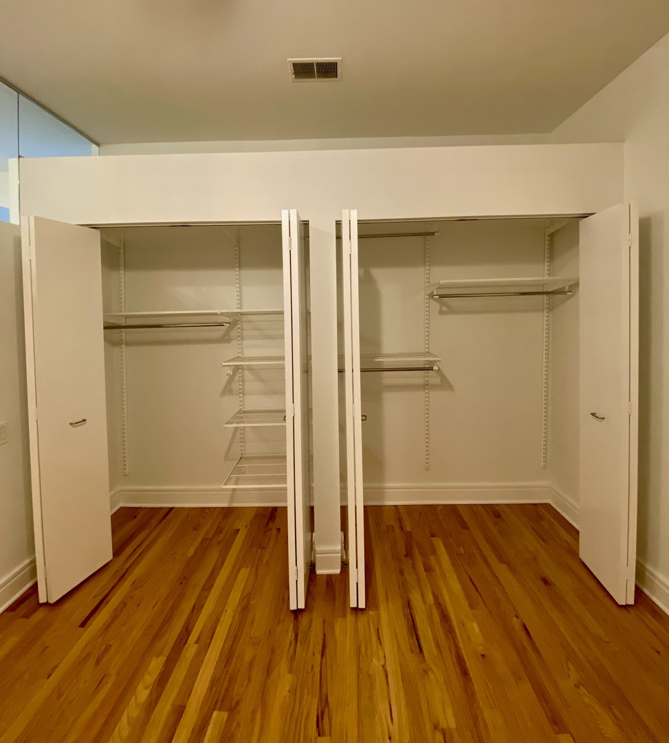 212 West Washington Street, Unit 910 Chicago, IL 60606 - Photo 14 of 24
