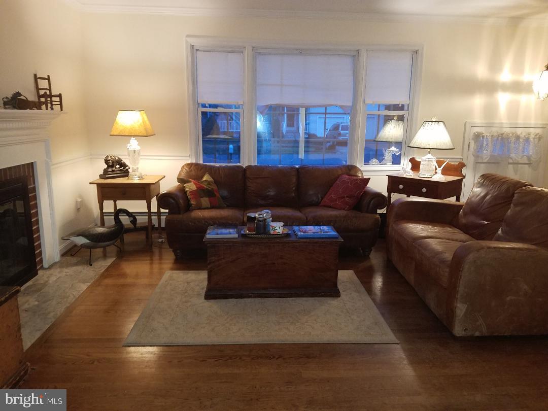 1104 Mapleton Street Woodbridge, VA 22191 - Photo 11 of 26 Gallery Image 11