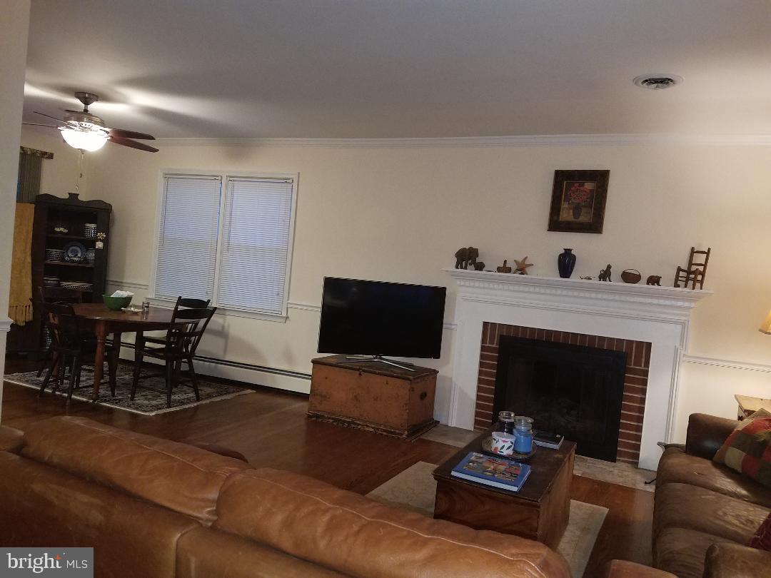 1104 Mapleton Street Woodbridge, VA 22191 - Photo 12 of 26 Gallery Image 12