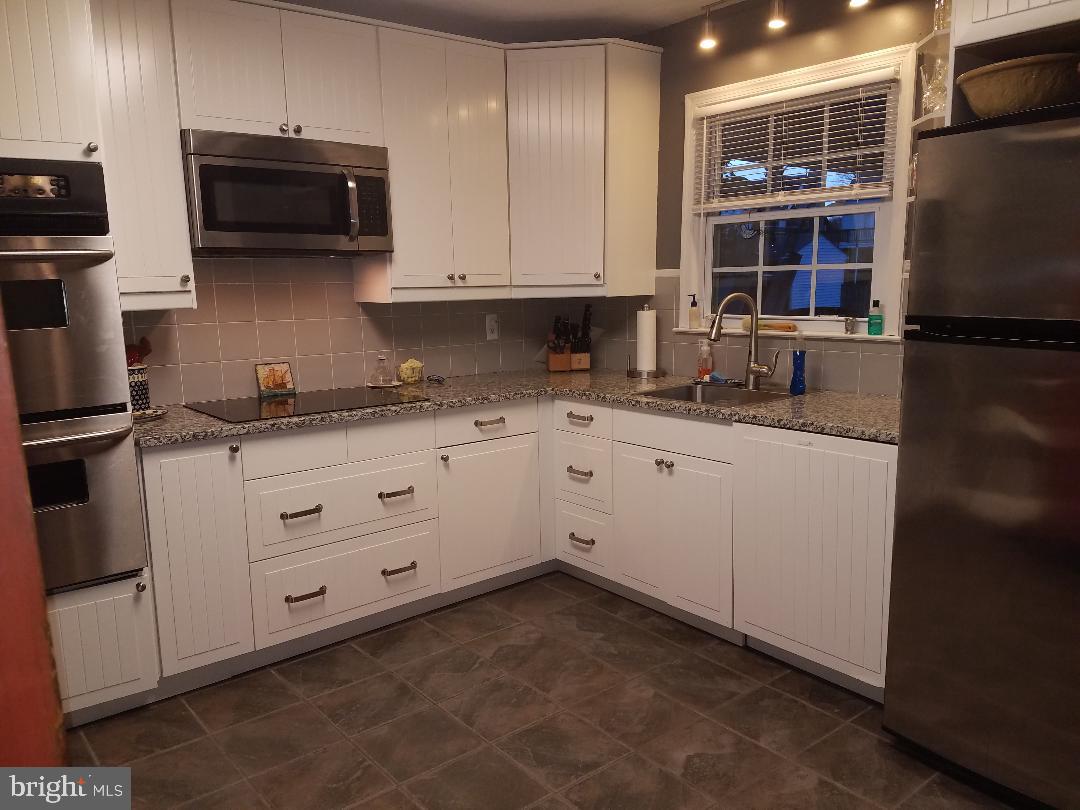 1104 Mapleton Street Woodbridge, VA 22191 - Photo 14 of 26 Gallery Image 14