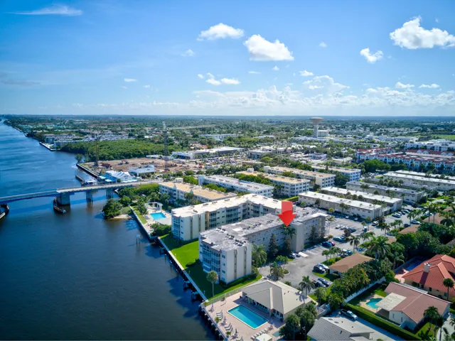 $275,000 | 650 Snug Harbor Drive, Unit G307, Boynton Beach, FL 33435