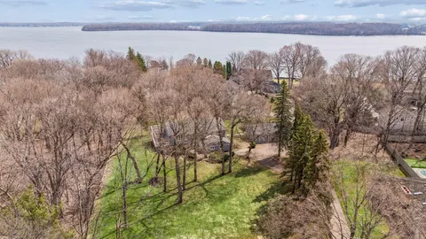 $1,000,000 | 21-xx Huntington Point Road East, Minnetonka Beach, MN 55391