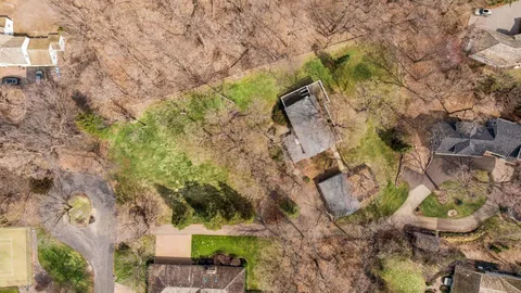 $1,000,000 | 21-xx Huntington Point Road East, Minnetonka Beach, MN 55391