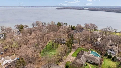 $1,000,000 | 21-xx Huntington Point Road East, Minnetonka Beach, MN 55391