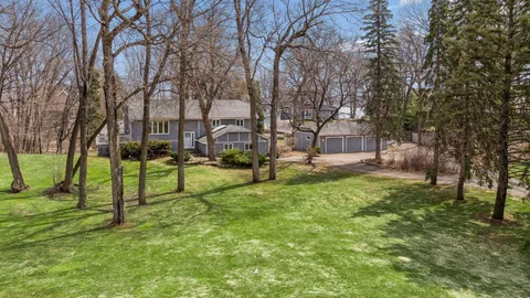 $1,000,000 | 21-xx Huntington Point Road East, Minnetonka Beach, MN 55391