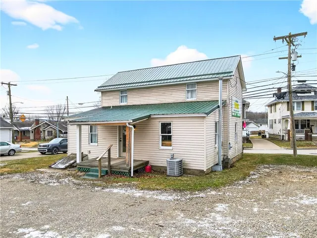 $129,900 | 312 South Vine Street, Carmichaels, PA 15320