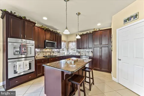 $550,000 | 2932 Avebury Stone Circle, Downingtown, PA 19335