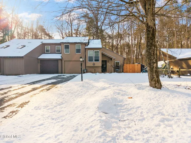 $350,000 | 62 Arrow Wood Place, Malta, NY 12020