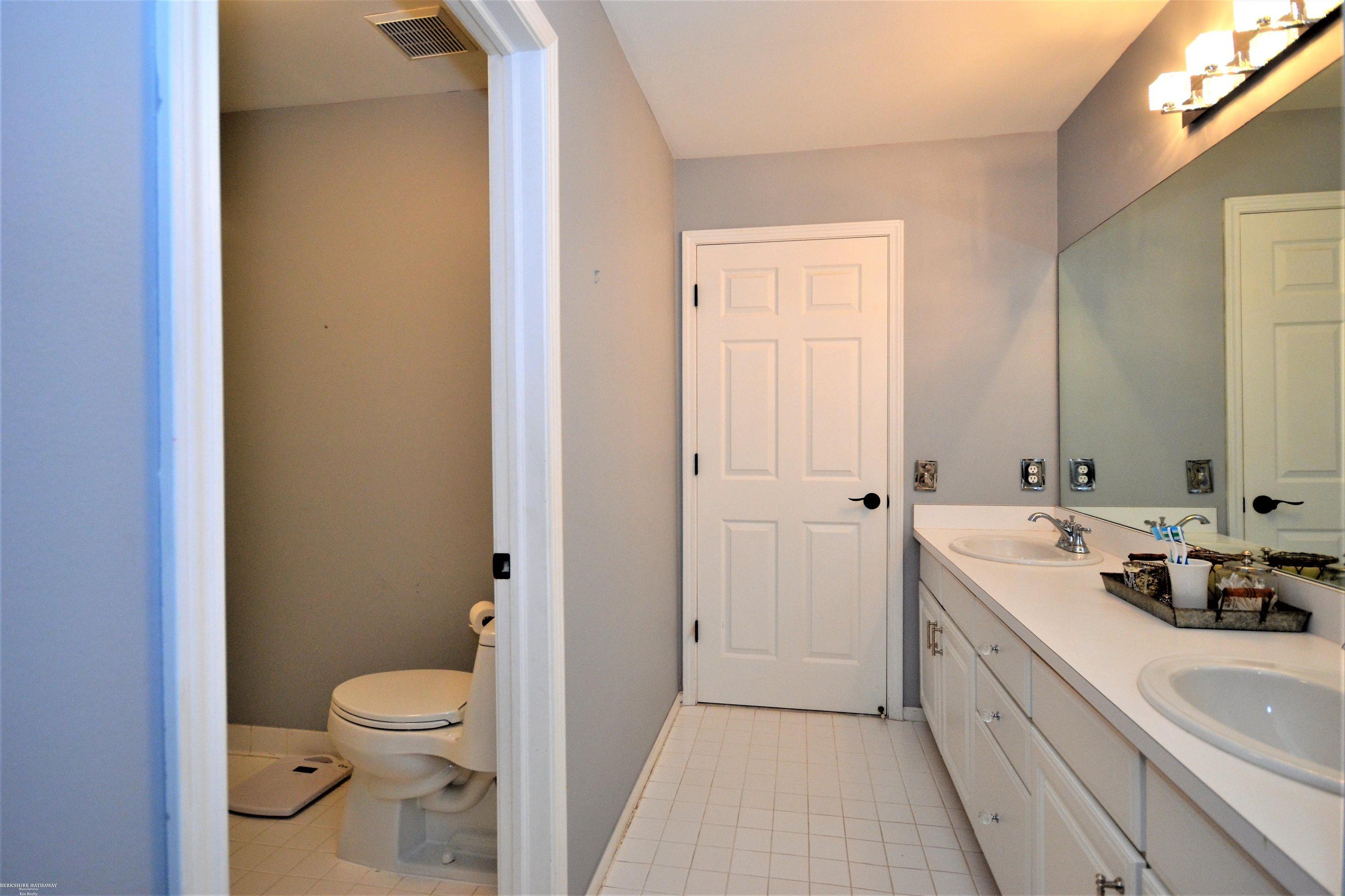 1813 Fox Run Rochester Hills, MI 48306 - Photo 48 of 68